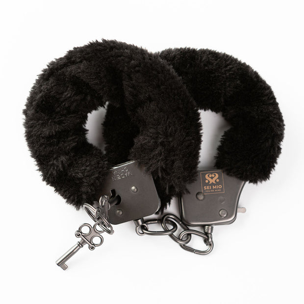 SEI MIO Cuff Love Furry Metal Handcuffs